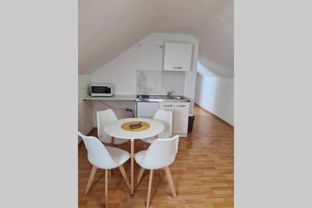 Au Petit Ravel Loft Cosy Au Coeur De La Nature Apartment Bernissart Bagian luar foto